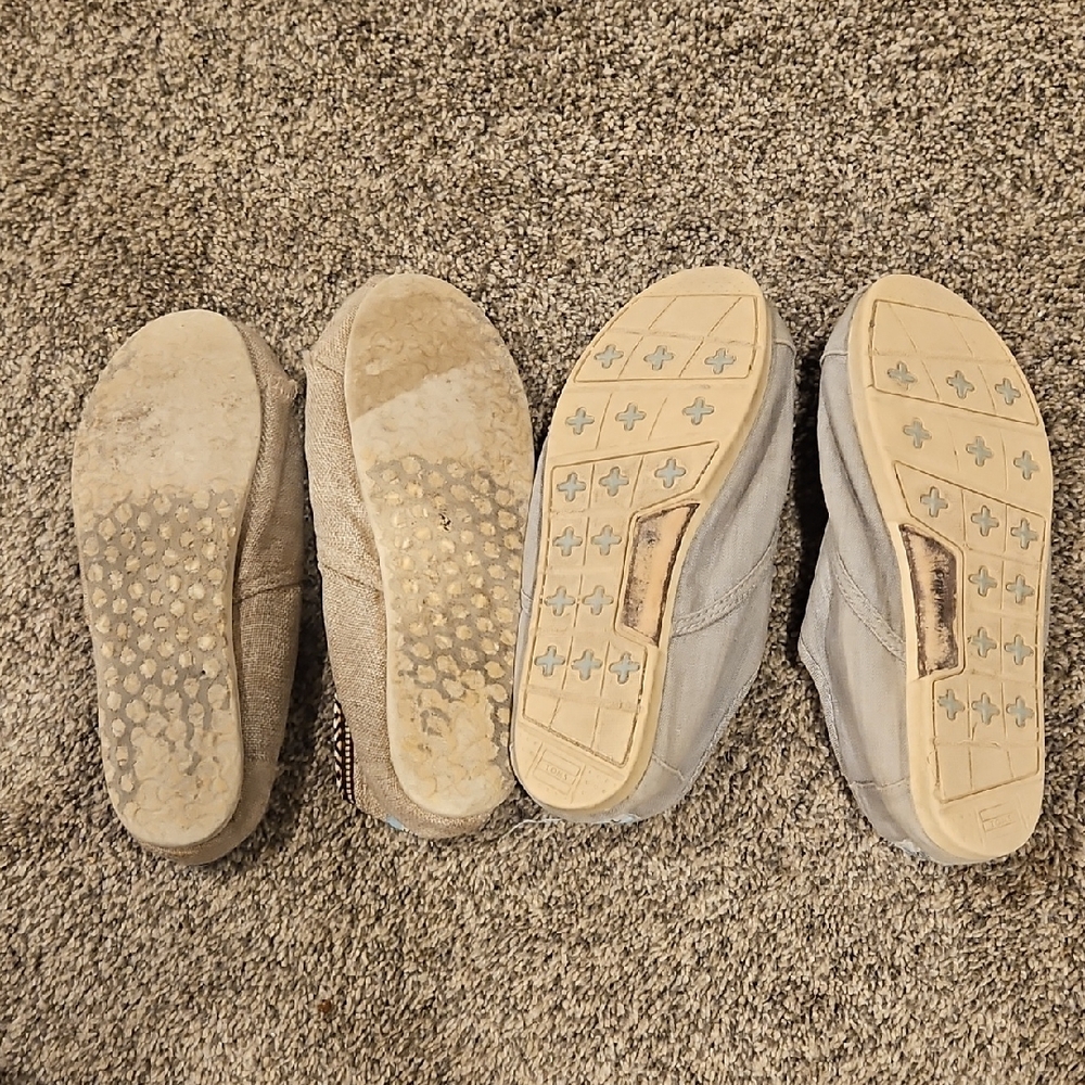 2 Pairs Of Toms Shoes - Picture 5 of 6